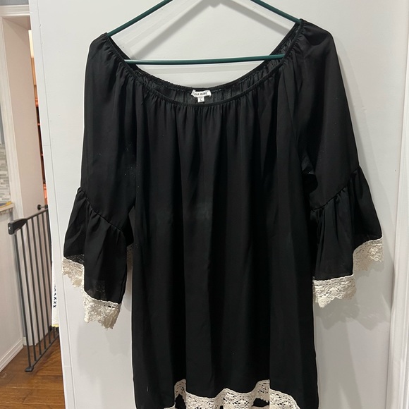 Black top with bell sleeves and lace trim. - Picture 4 of 4